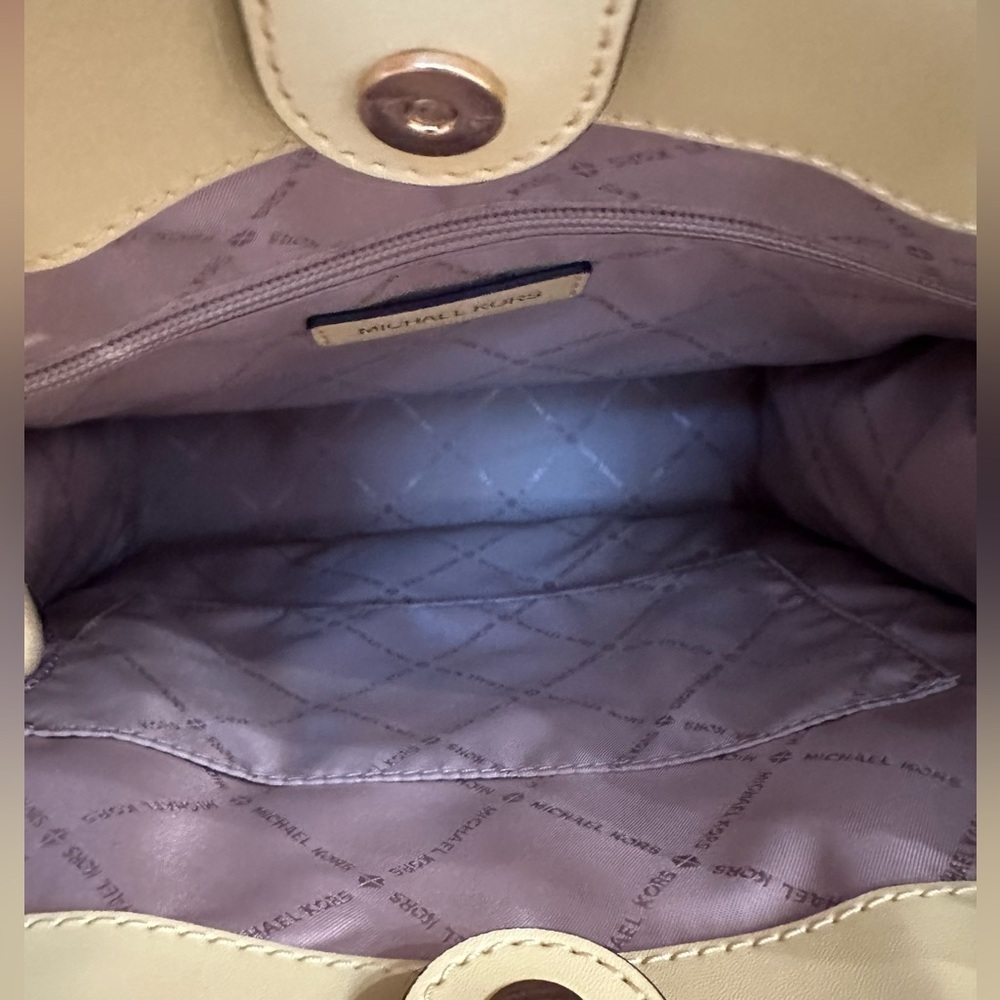 MICHAEL KORS ~ Yellow Leather Croc-Embossed Handbag/Crossbody Bag w/Scarf - Picture 9 of 11